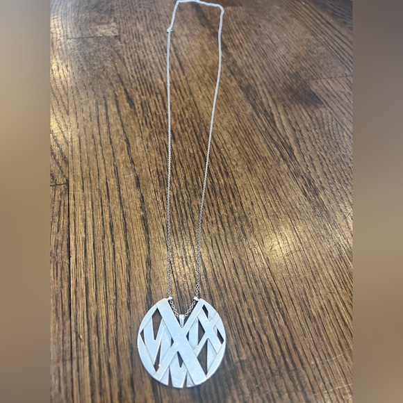 Tiffany&Co Atlas® round pendant in sterling silver - Picture 2 of 8